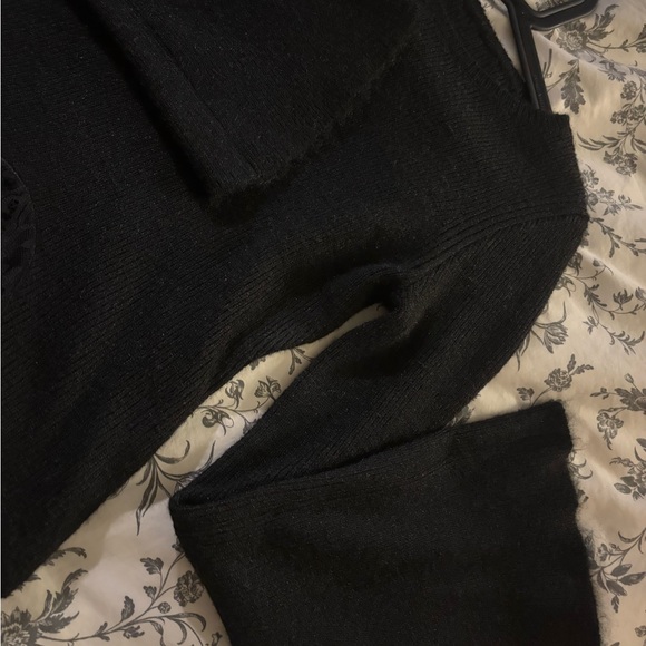 Commense Lace Hem Bell Sleeve Knit Top - Picture 7 of 8